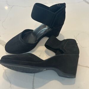 Nurture Close-Toed Shoes